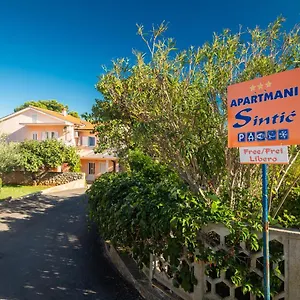 Appartamento 1-bedroom In Krk - Steps From The Beach!, Krk Town
